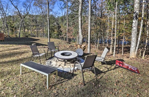 Eufaula House | White Oak Creek Home w/Views, Deck & Pool Access!