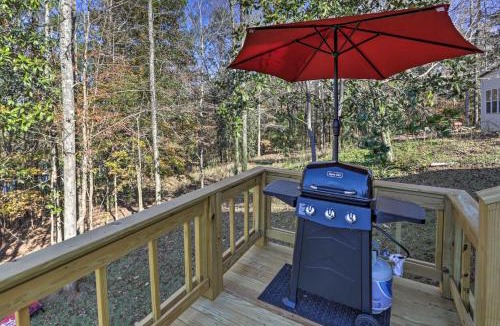 Eufaula House | White Oak Creek Home w/Views, Deck & Pool Access!