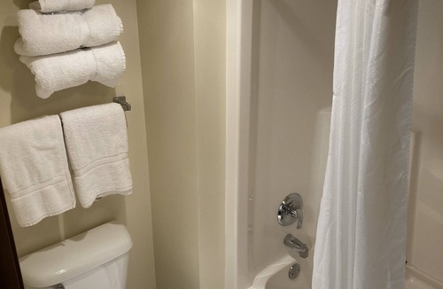 Christmas Hotel | White Pine Lodge