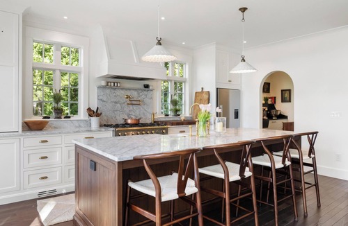 Forest Beach House | Windover Cottage - Beautifully Decorated! Private Beach! Close to Town!