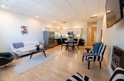 Saint Joseph Condo | Wine & Waves | Downtown Rooftop Deck | Fireplace