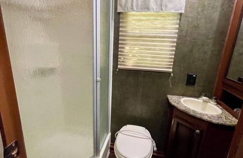 Eufaula House | Wonderful 1-bedroom recreational vehicle with AC in Eufaula w/300' lakefront