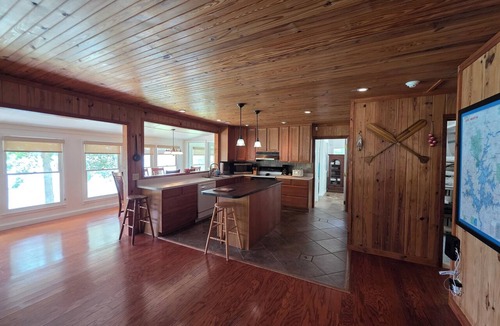 Little Kowaliga House | Wonderful 5-bedroom Lake House on Lake Martin