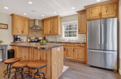 Sturgeon Bay House | Wooded Egg Harbor Escape- Pinball, Bunks, Privacy