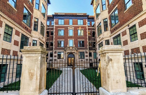 New Center Detroit Apartment | Work/Play Base: Park Free, 10mins DTWN, Fast WiFi