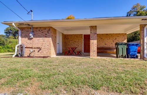 Natchez House | Yard & Patio! Quiet Home, 2 Mi to Dtwn Natchez
