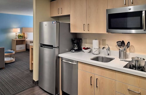 Gwinnett Place Hotel | Your Home Away From Home! 4 Family-Friendly units w/Kitchen. Free Parking