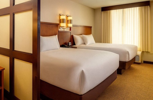 Gwinnett Place Hotel | Your Relaxing Getaway Awaits! 2 Units with Onsite Pool near McDaniel Farm Park
