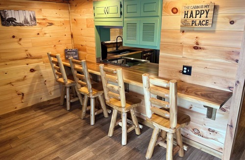 Long Lake Cabin | Your rustic lakeside retreat awaits at Goldens on the Lake!