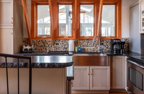 Waleska House | Your Weekend Paradise - Lake Arrowhead Home: Hot Tub, Fire Pit & Decks | Near LakePoint Sports