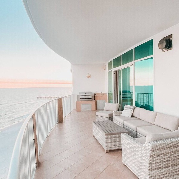 Spacious & Clean Oceanfront Paradise! Private Jacuzzi & New Grill! Great Reviews