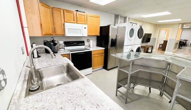 1 bedroom, 1 bath, Ranch Style Unit, Ground Floor, Sleeps 4, Boat Launch