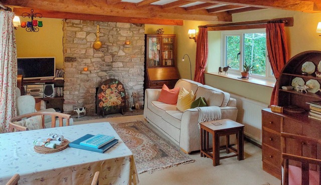 1 bedroom accommodation in Langford, near Churchill in Bristol