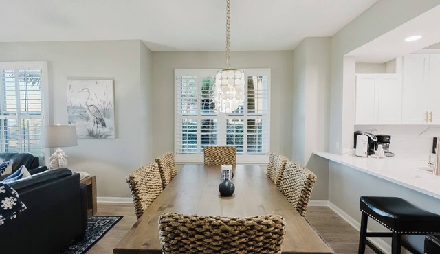 106E ~ Bright 3BR/3BA beautiful corner condo!
