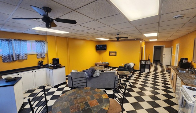 1BR Close to MTU, Keweenaw, Houghton w/Full Amenities on the SXS SnowmobileTrail
