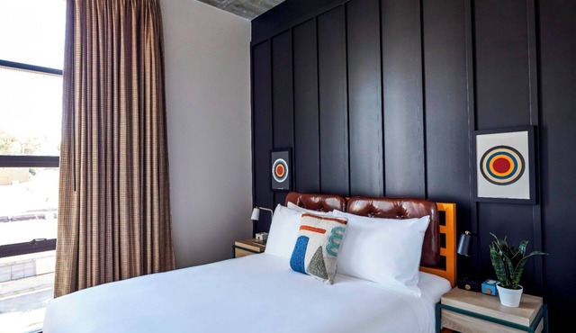 2 Artistic Boutique Rooms for Families – Explore Vibrant East Nashville!