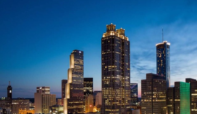 2-bed 2bath on 20th floor Highrise Downtown Atlanta with scenic views, pool, gym