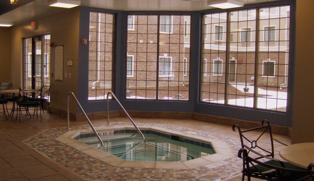 2 Bedroom | Free Breakfast. Indoor Pool & Hot Tub