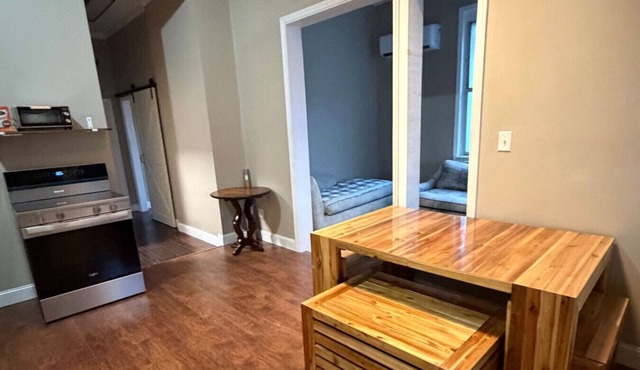 2-bedroom loft apartment in adorable Pineville close to Pine Mountain State Park