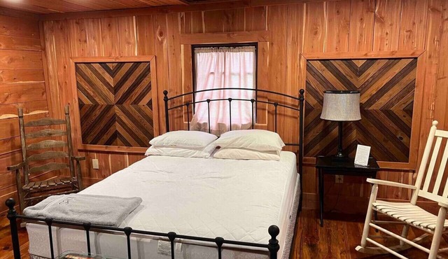 2 of 3 GuestQuarters & 35 Min to U of Alabama