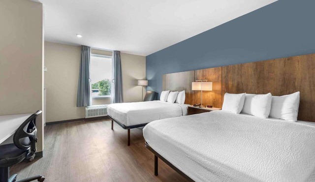2 Relaxing & Pet-Friendly Rooms for Groups & Families | Free On-Site Parking