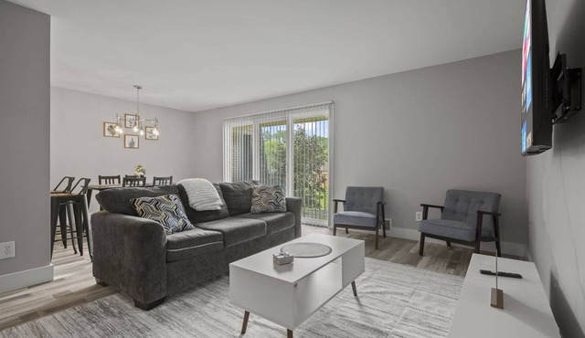 2BR Stay Close to Downtown
