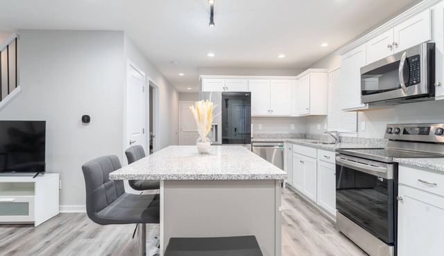 3 Bedroom 2 Bath House in Farmington Hills