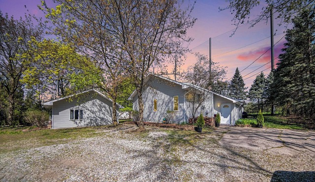 3-bedroom house with AC and WiFi within walking distance of The Big House!