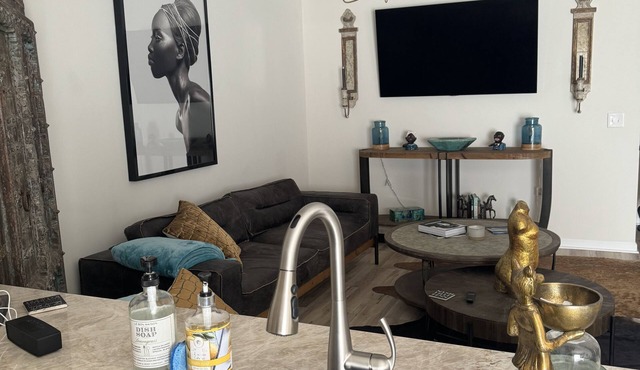 3-bedroom Immaculate remodeled condo in marvelous Brentwood.