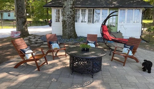3 BR Lakefront house, sandy bottom on Lake Dewey in the Sister Lakes