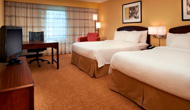 3 Pet-Friendly Accommodations with On-Site Dining, Convenient Parking, and Pool