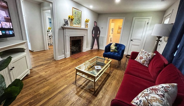 3BR House with yard & Parking walking distance to Gallatin Square near Nashville