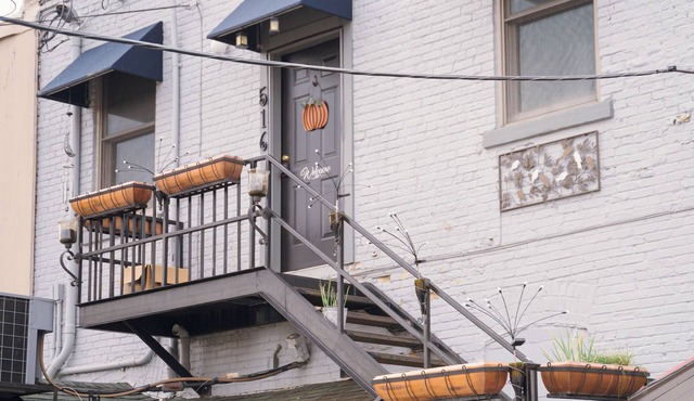 4-bedroom spacious Loft in Historic Downtown Clare - Extended family Suite
