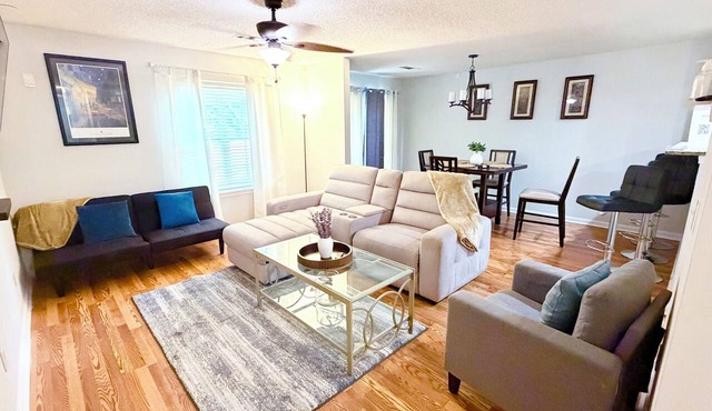4 BR World Cup Getaway Sleeps 10 Near ATL Airport