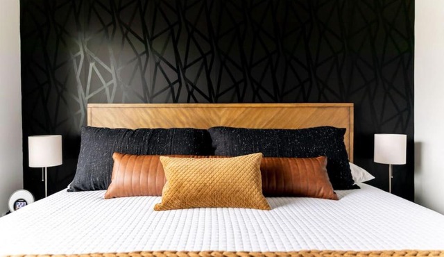 5 Points Retreat in East Nashville Walk to Restaurants Bars and Music