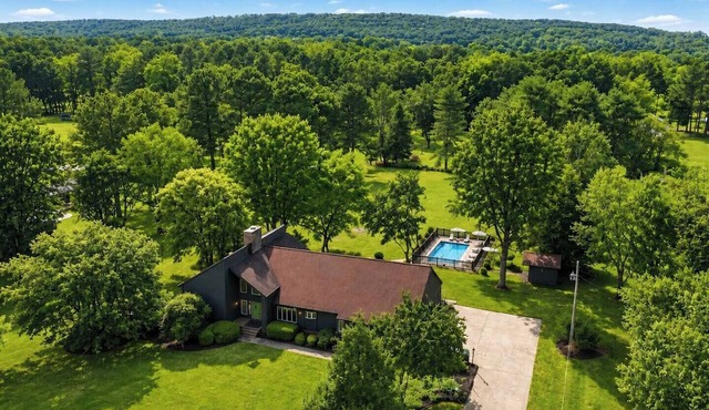 6BR Pool + Hot Tub + Pet fence + Fire pit + 2 acre