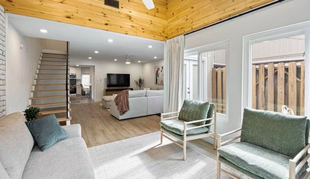 7 min from the beach - Charming townhome in a golf course community