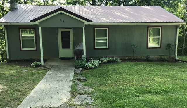 A private getaway in the hills of Dale Hollow Lake.