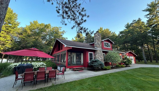 A Spacious Lakefront Home Designed for Real Gatherings and Time Together