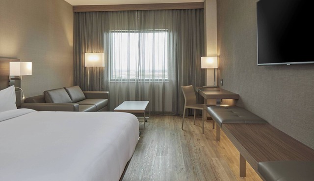 AC Hotel by Marriott Atlanta Airport Gateway