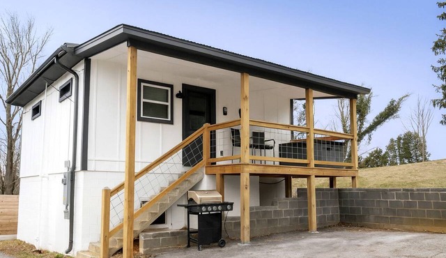 Adventure Basecamp Cottage with Private Hot Tub & Cozy Style in Copperhill, Tennessee in Copperhill