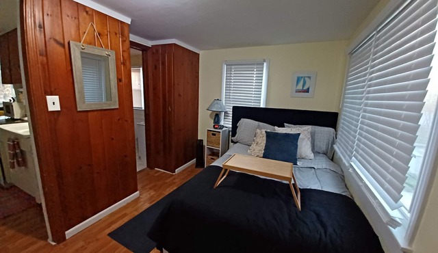 Algonquin Lakeside Suite D with Private Dock