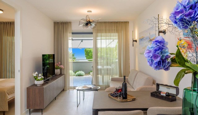 Apartment 'Green Eden' with Sea View, Wi-Fi and Air Conditioning in Split
