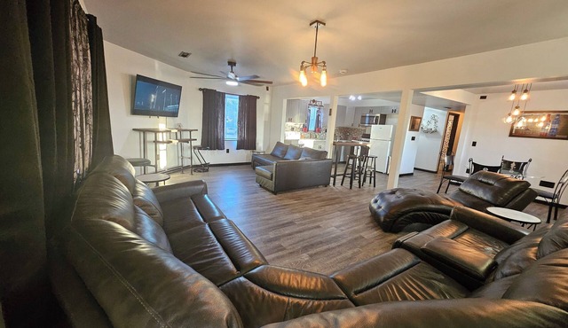 Apartment: The Rose On 8 Mile Rd.