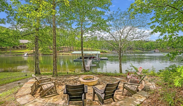 Arrowhead- Perfect lakeside retreat