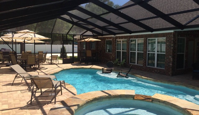 AUTUMN SUNSETS ON THE COAST~ Sleeps 20/6Beds/5Baths, Prv Pool & Spa, V-ball/Pet
