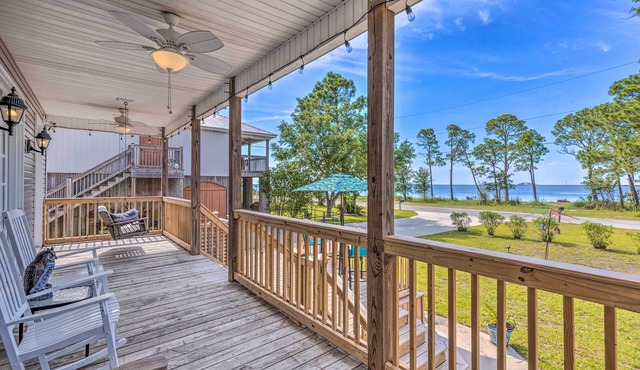 Bayfront Home with Kayaks, Paddleboards and Bikes