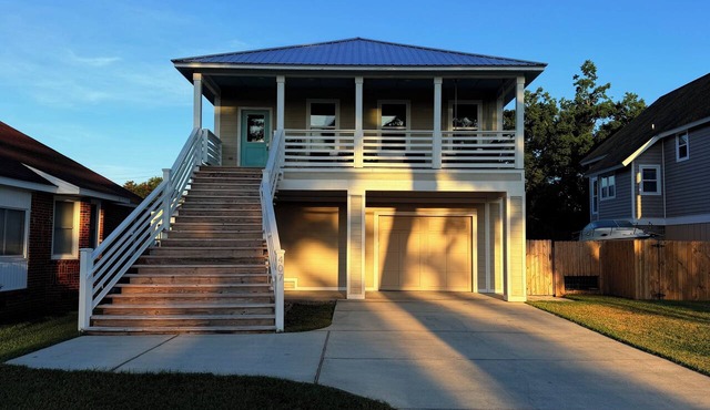Bayou Breeze - Pool + Waterfront Views + 8 Minutes to Downtown Pensacola