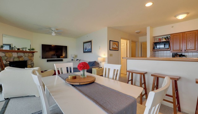 Beachfront Onekama Vacation Rental w/Balcony!