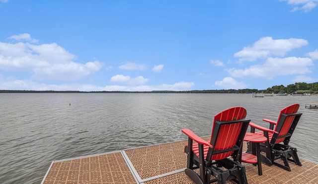 Bear Lake Bliss - 3bd/2ba overlooking Bear Lake w/private dock
